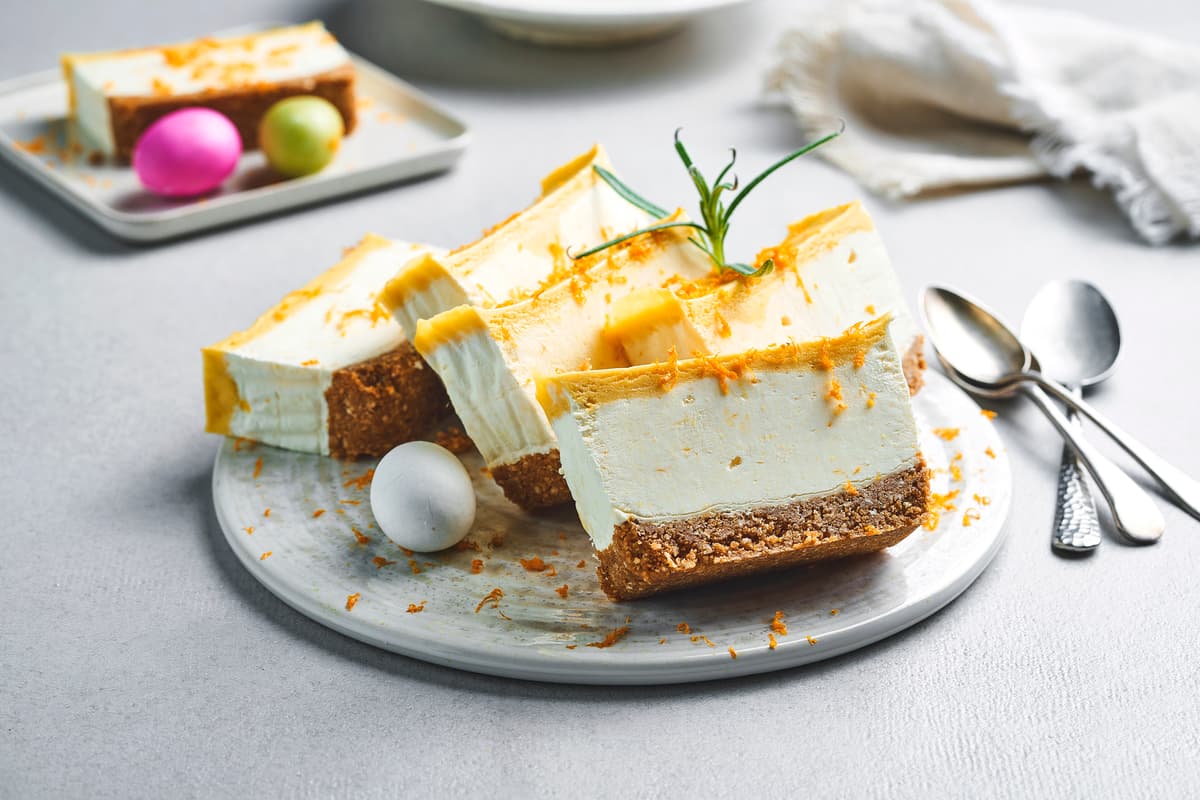 Påskeostekake med sitronkrem