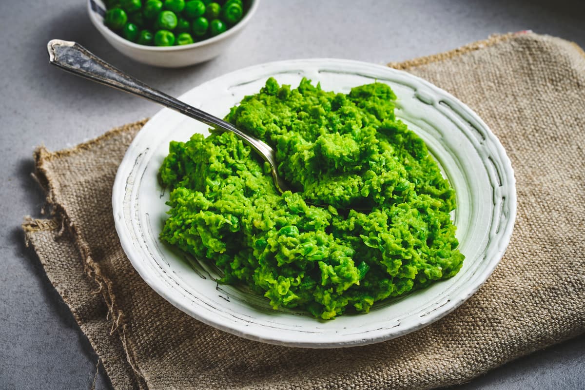 Pea Purée with Garlic