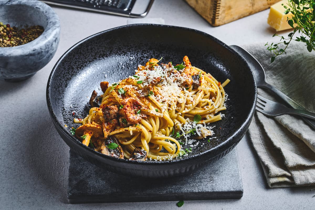 Creamy Pasta with Mushrooms and Chili