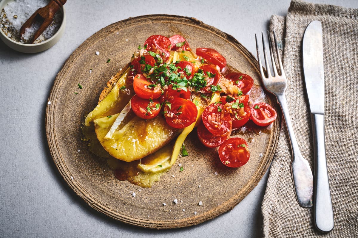 Brie Toast with Tomato and Balsamic