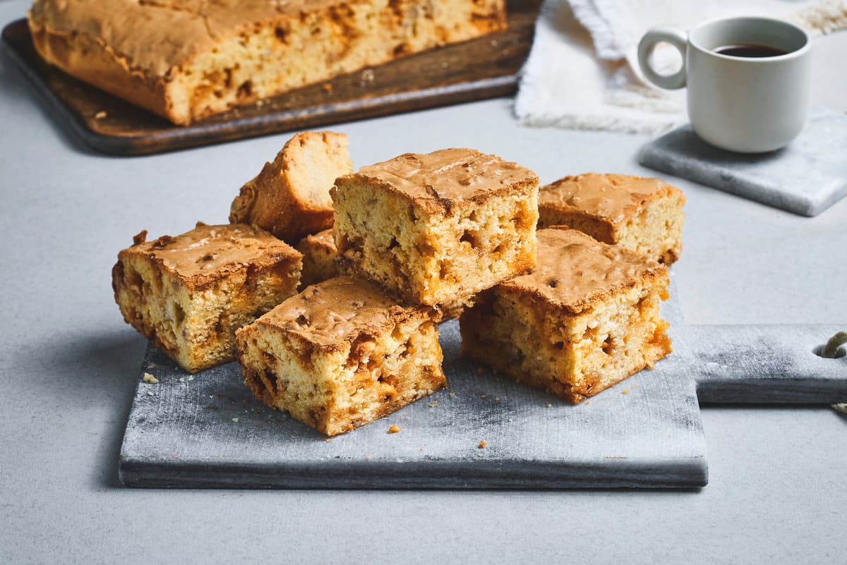 Blondies with White Chocolate and Walnuts