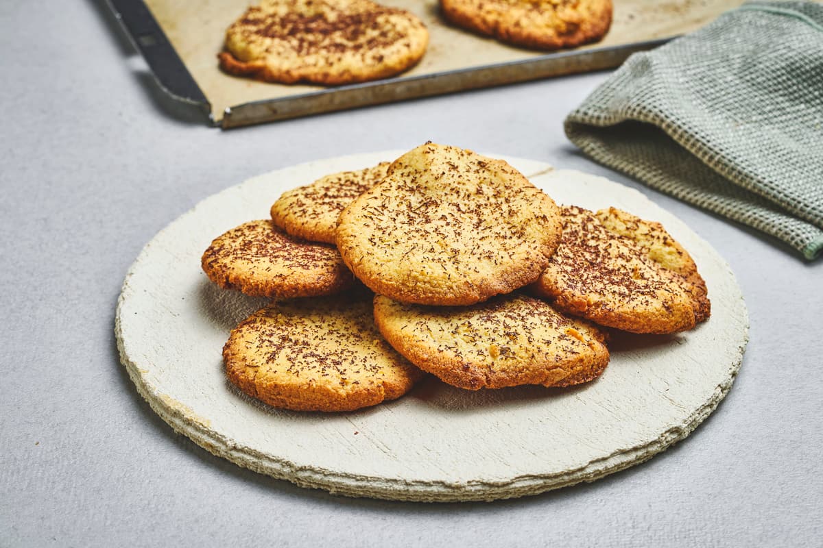 Almond Cookies with Chocolate
