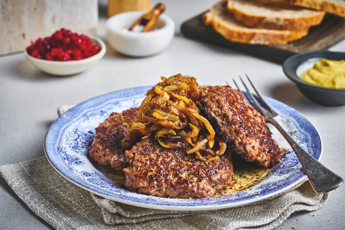 Moose Patties with Caramelized Onions
