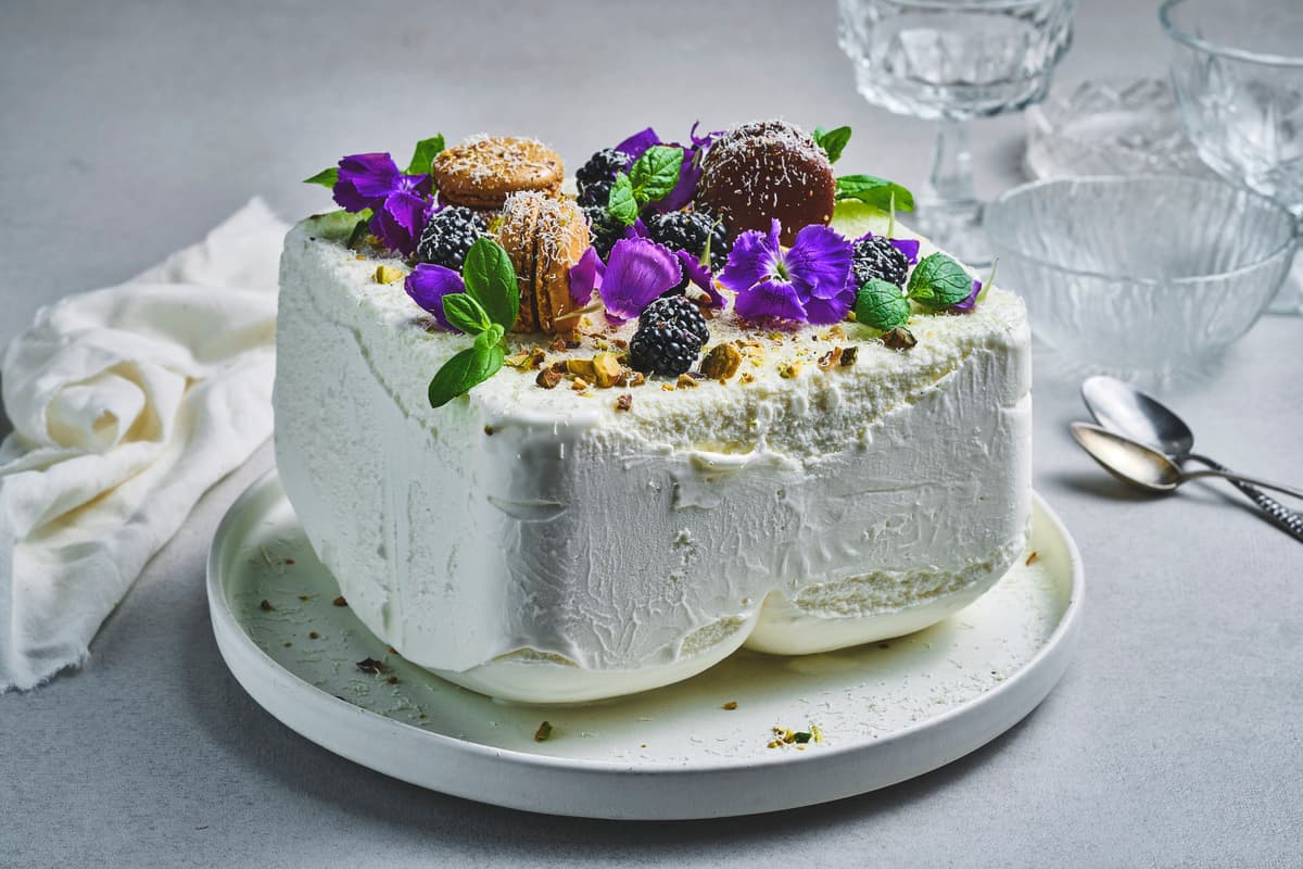 Easy Ice Cream Cake with Blackberries