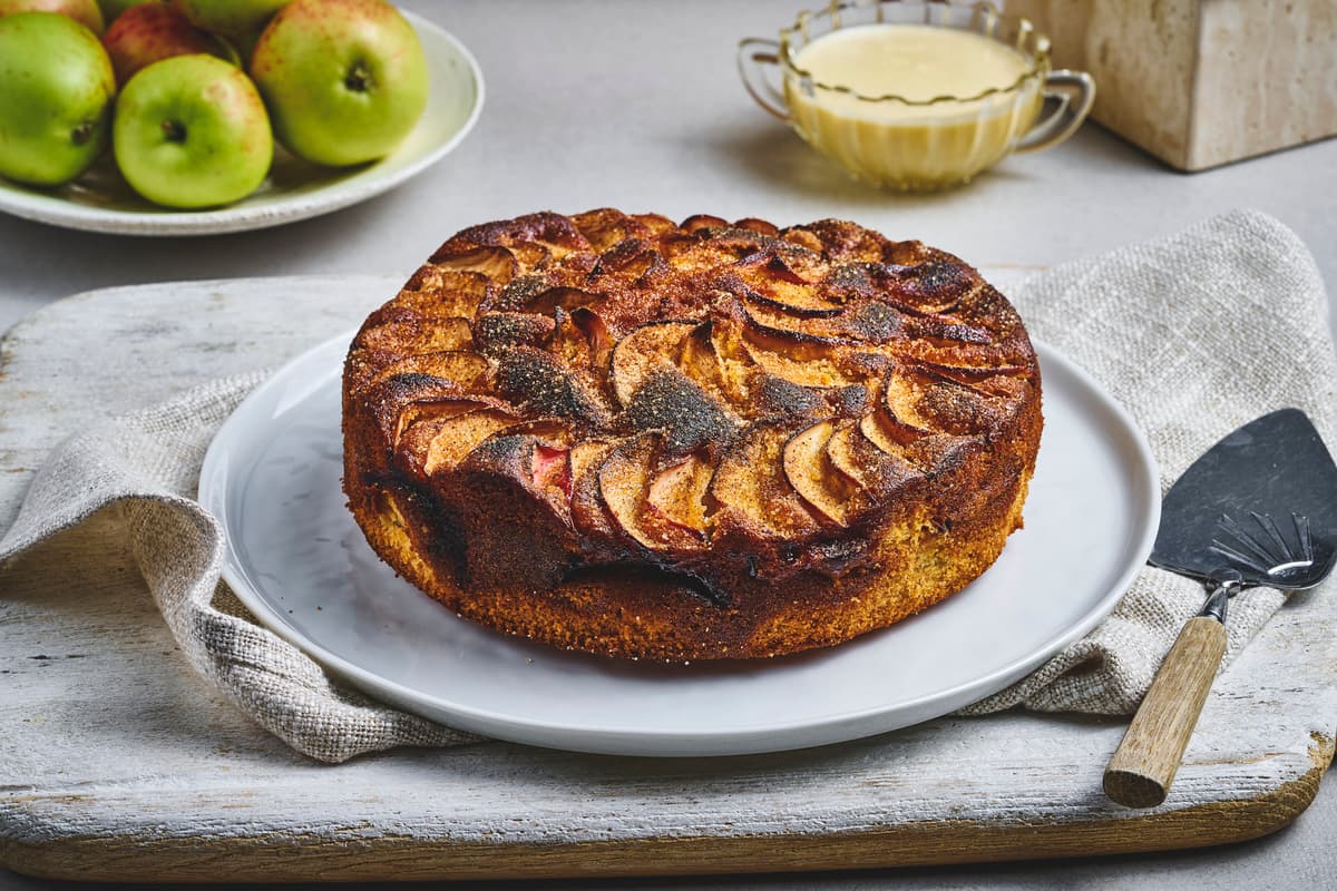 Moist Apple Cake